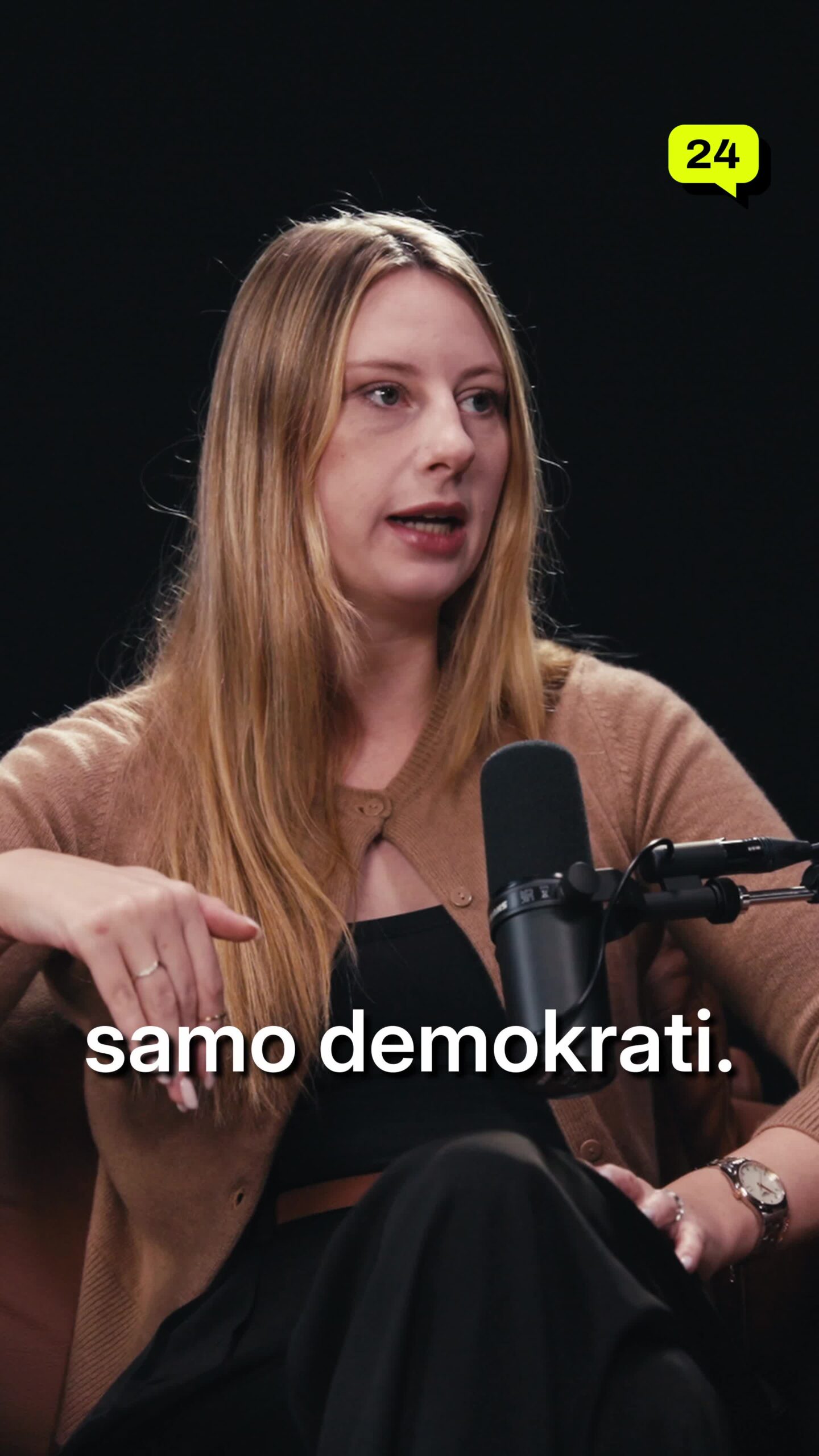 Reklamna majica v politiki? Definitivno levičar.